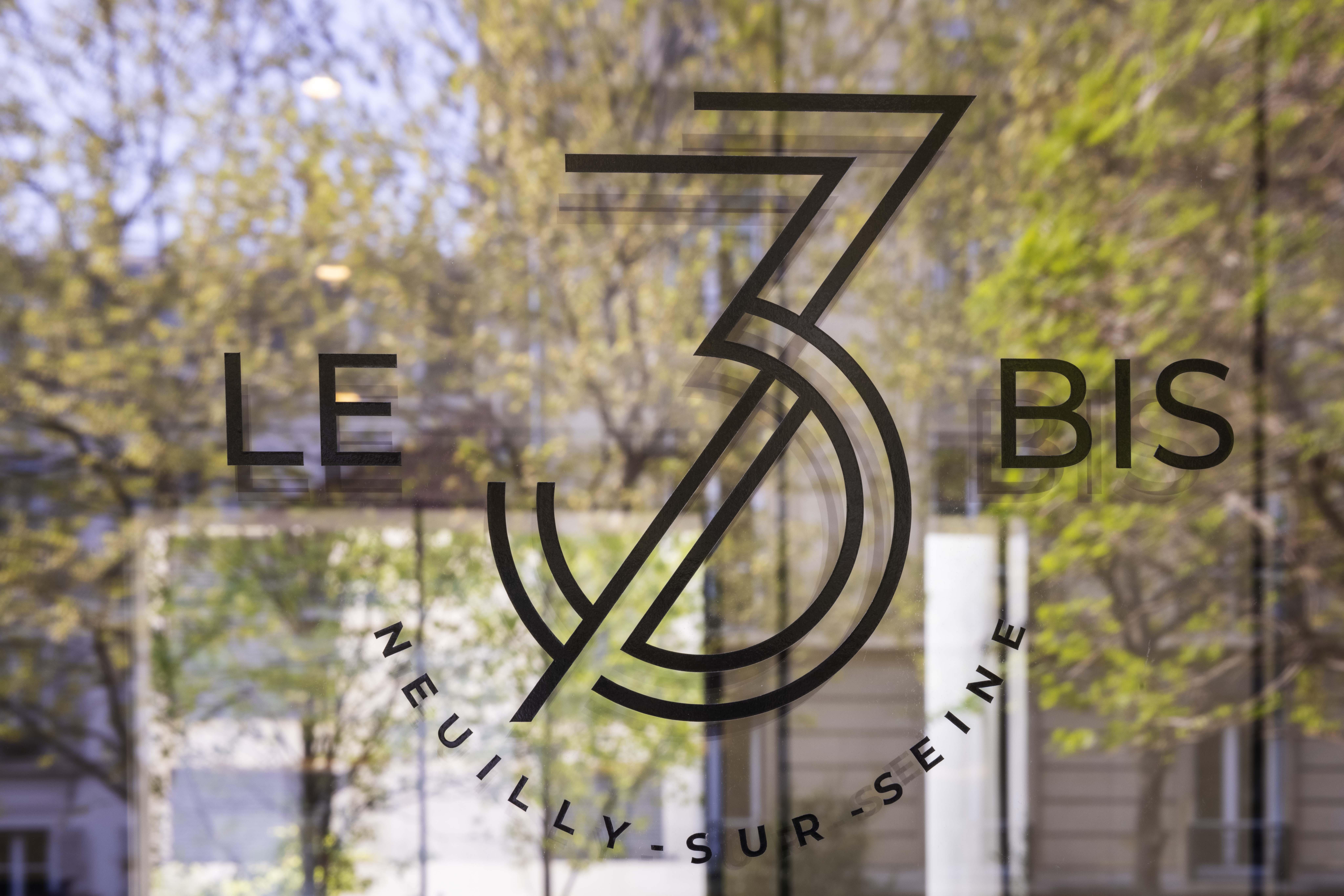 Hotel Le 37 Bis Нёйи-сюр-Сен Экстерьер фото
